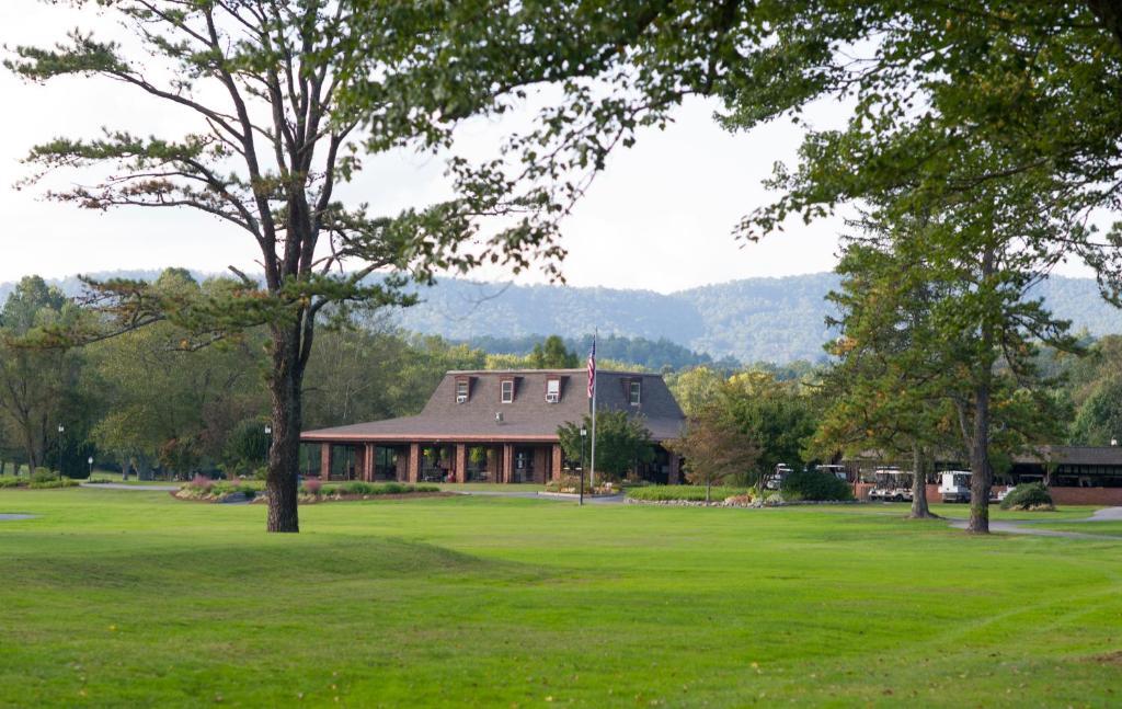 Valley Golf & 3*